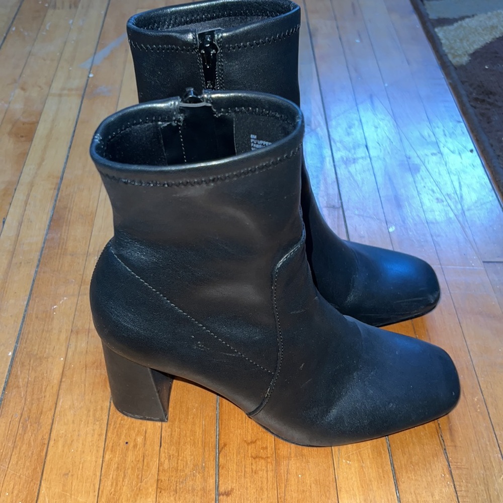Express Boots - Picture 2 of 5